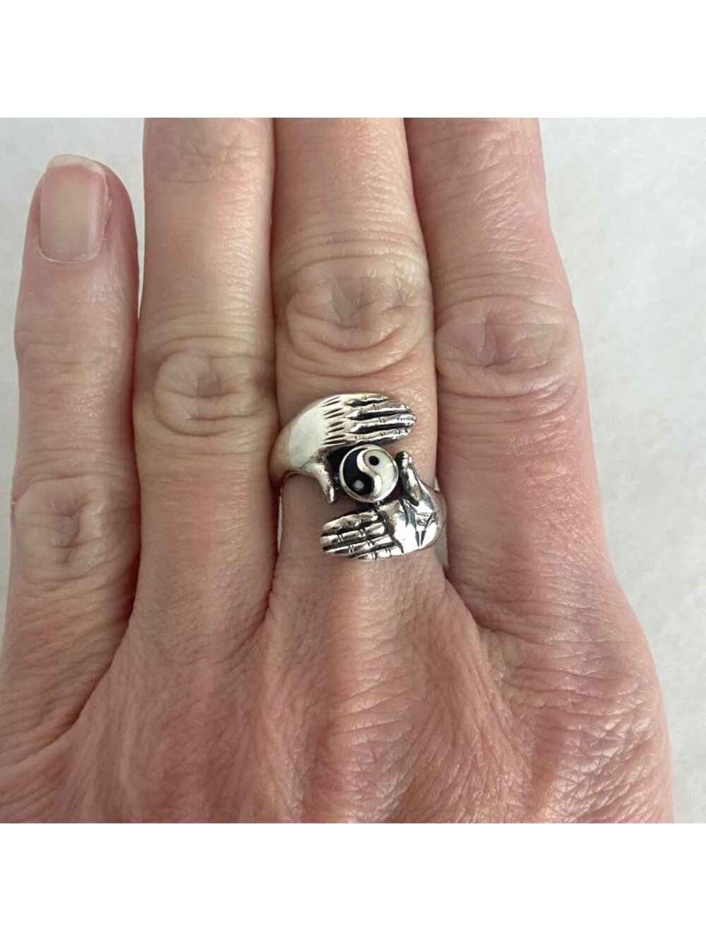 Sterling Silver 925 Unique Hands Holding Yin Yang Symbolic Harmony Ring Sz 6.75